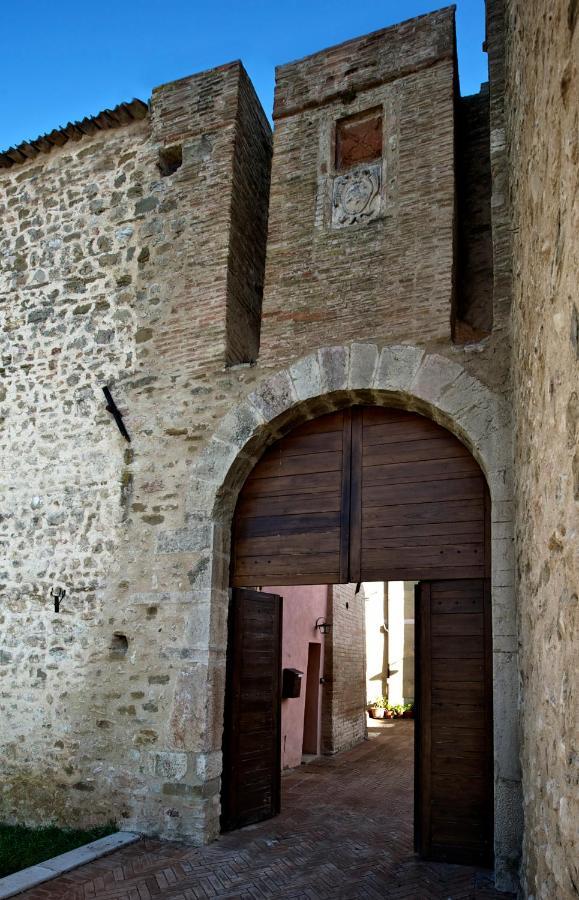 Torre Della Botonta Bed & Breakfast Castel Ritaldi Exterior photo