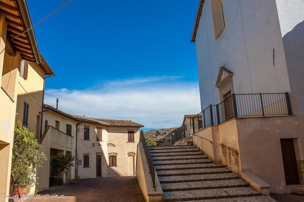 Torre Della Botonta Bed & Breakfast Castel Ritaldi Exterior photo
