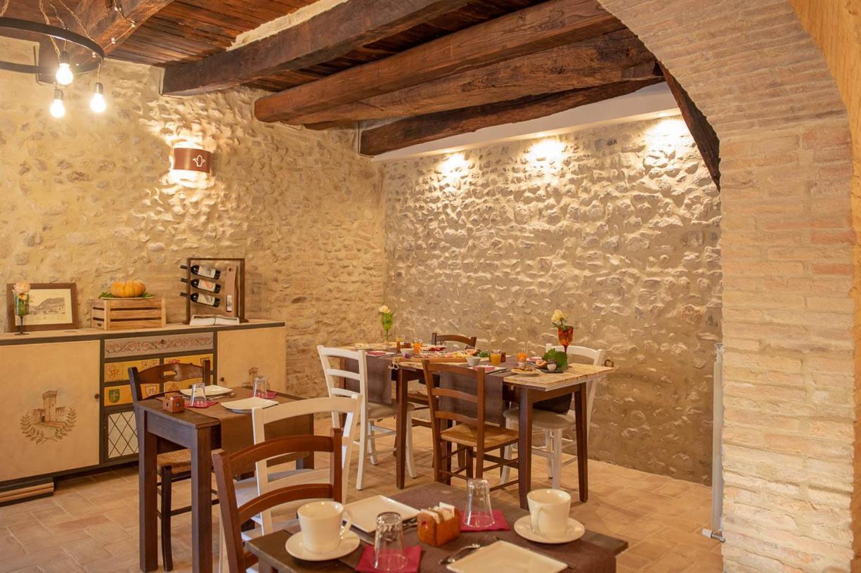 Torre Della Botonta Bed & Breakfast Castel Ritaldi Exterior photo