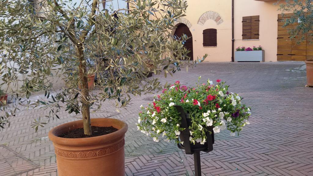 Torre Della Botonta Bed & Breakfast Castel Ritaldi Exterior photo