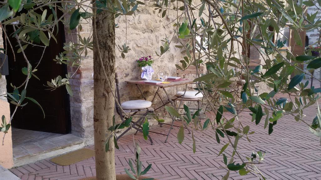 Torre Della Botonta Bed & Breakfast Castel Ritaldi Exterior photo